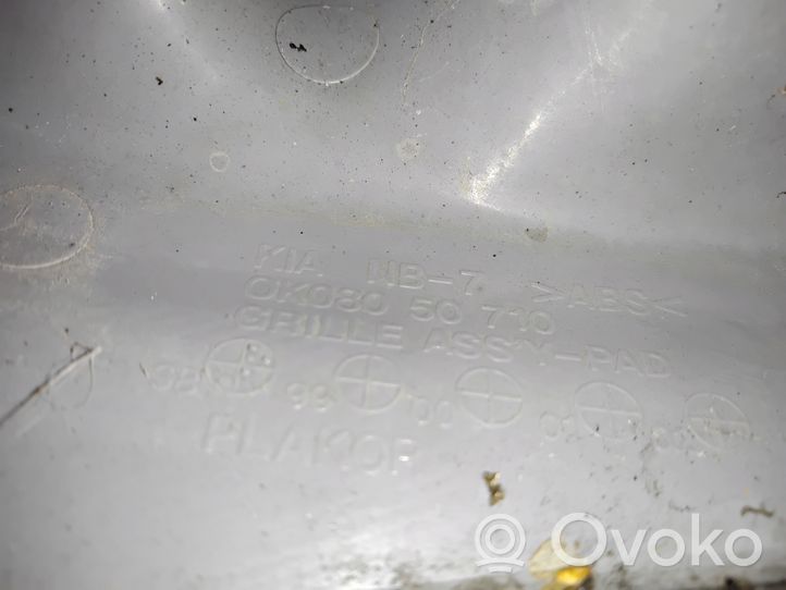 KIA Sportage Grille calandre supérieure de pare-chocs avant 0K08050710