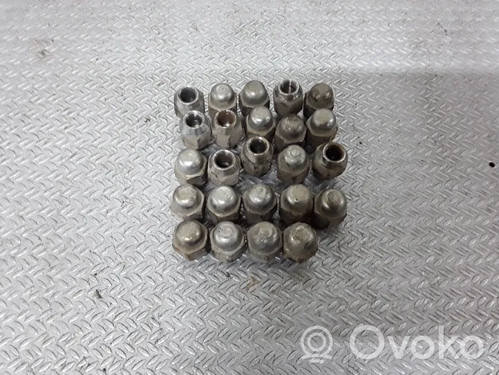 Hyundai Galloper Nuts/bolts 