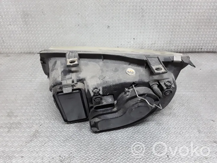 Volkswagen Bora Lampa przednia 205653B