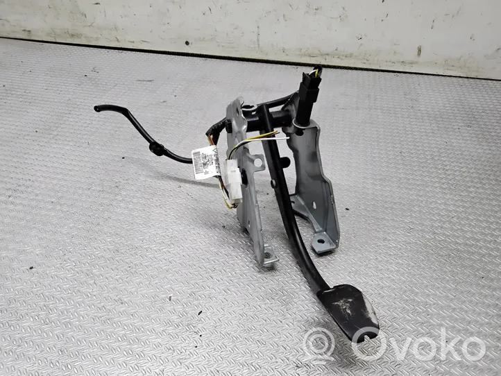 Opel Vivaro Brake pedal 8200320520