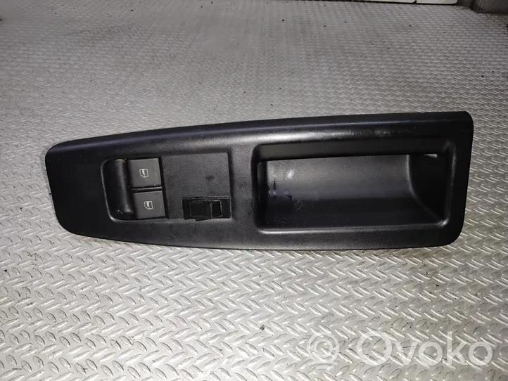 Volkswagen Polo IV 9N3 Interruttore di controllo dell’alzacristalli elettrico 6Q1867171E