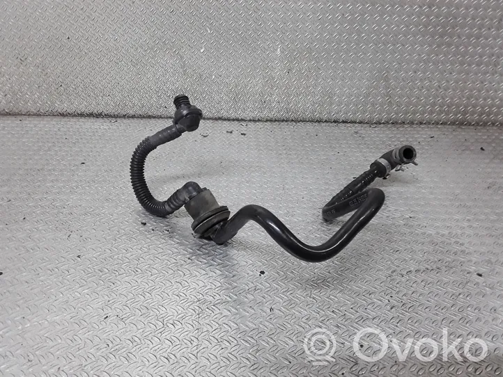 Audi A4 S4 B7 8E 8H Linea/tubo/manicotto del vuoto 8E0611931ER