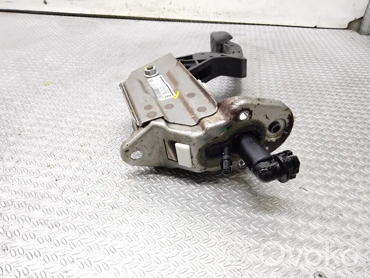 Volkswagen Polo IV 9N3 Clutch pedal 6Q1721059AH