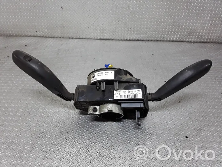 Volkswagen Polo IV 9N3 Leva/interruttore dell’indicatore di direzione e tergicristallo 6Q0953503AD