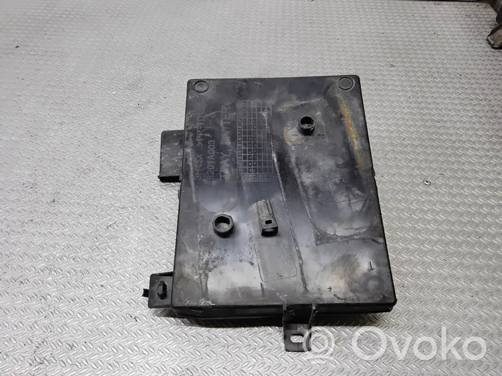 Suzuki Grand Vitara II Battery tray 8201A003