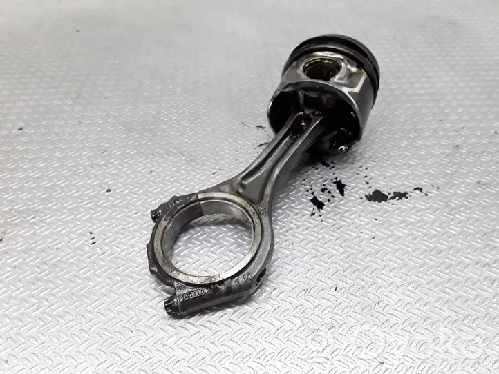 Audi Q7 4L Piston with connecting rod 