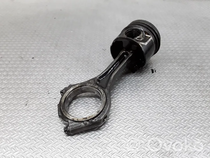 Audi Q7 4L Piston with connecting rod 