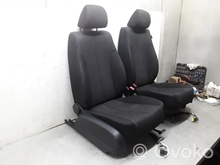 Volkswagen PASSAT B6 Set di rivestimento sedili e portiere 