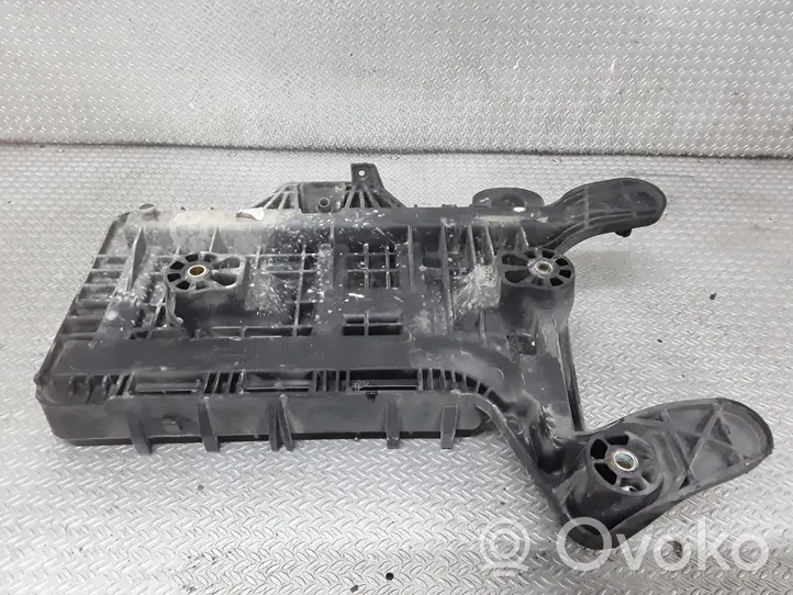 Volkswagen PASSAT B6 Vassoio batteria 1K0915333C