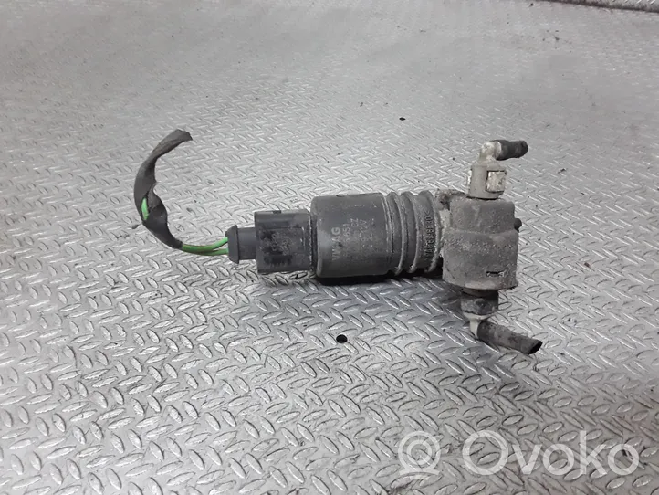 Volkswagen PASSAT B6 Tuulilasi tuulilasinpesimen pumppu 1K6955651