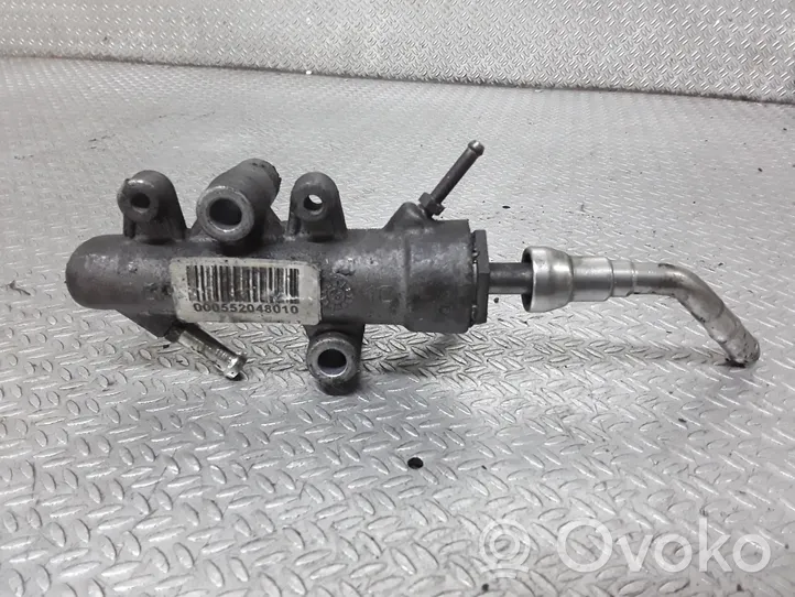 Saab 9-3 Ver2 Régulateur de pression de carburant 000552048010