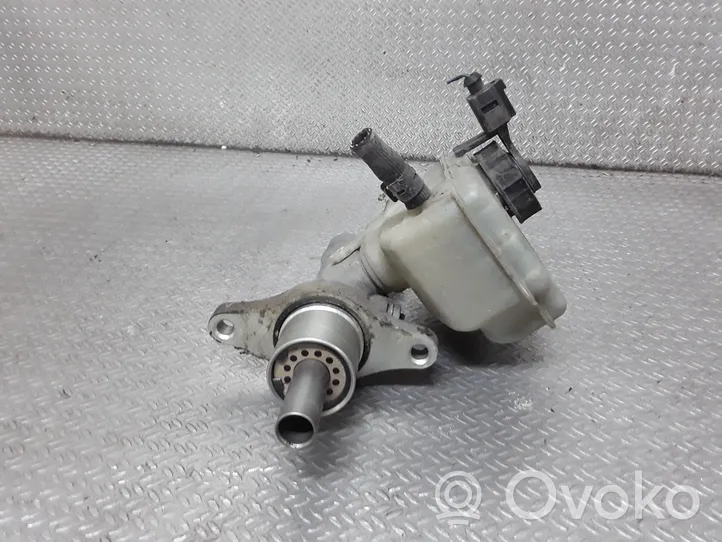 Volkswagen Golf V Master brake cylinder 1K1611301C