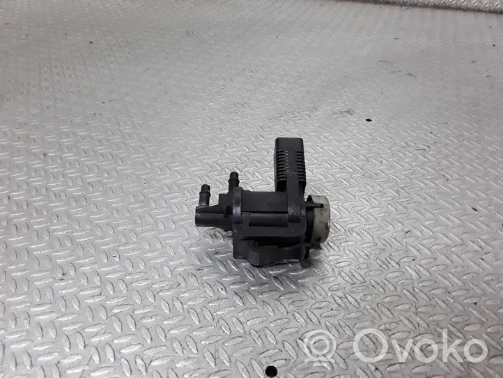 Volkswagen PASSAT B6 Turbo solenoid valve 