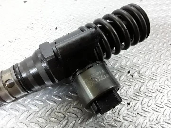 Audi A4 S4 B7 8E 8H Injecteur de carburant 03G130073G