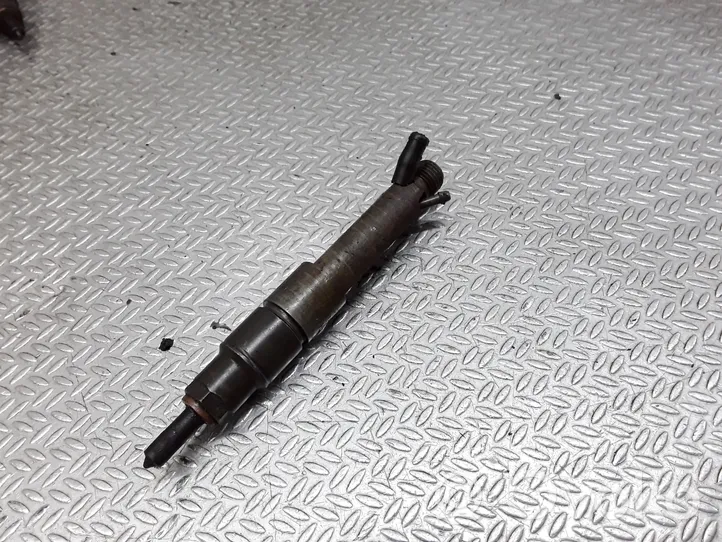 Volkswagen Golf IV Injecteur de carburant 028130202P