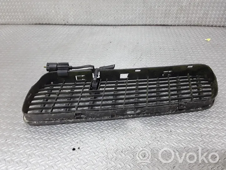 BMW X5 E53 Kratka wlotu powietrza na maskę 51138402670