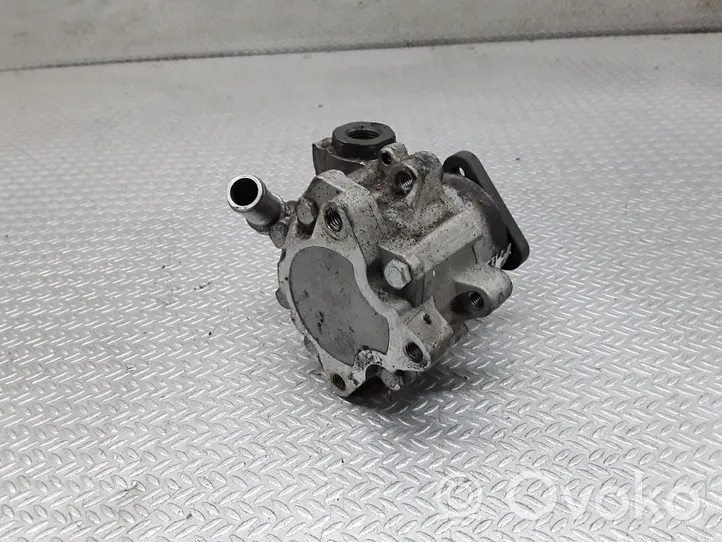 Audi A4 S4 B5 8D Power steering pump 