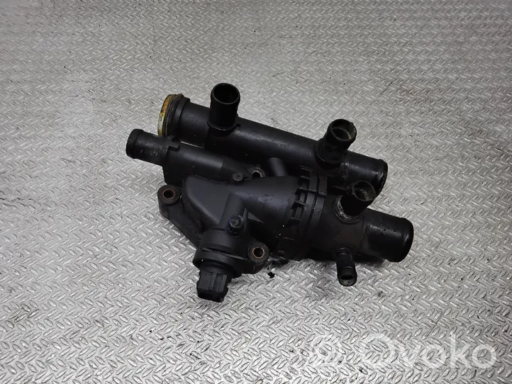 Opel Movano A Termostat / Obudowa termostatu 8200154300