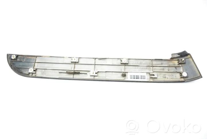 Mitsubishi Space Wagon Moulure de porte coulissante MB667312