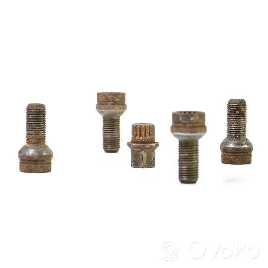 Volkswagen PASSAT B7 Nuts/bolts 