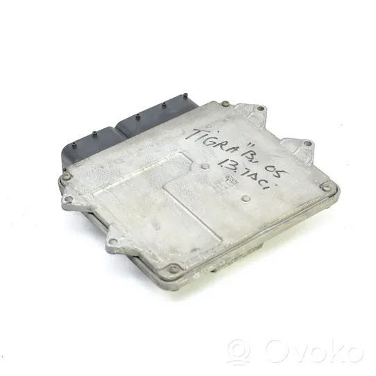 Opel Tigra B Komputer / Sterownik ECU i komplet kluczy 55198928