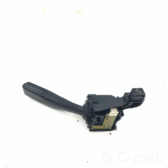 Volkswagen Touran I Interruptor/palanca de limpiador de luz de giro 1K0953513A