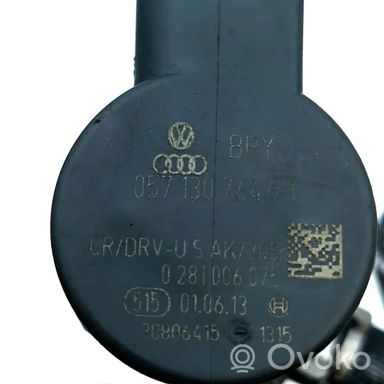 Audi A4 S4 B8 8K Inyector de combustible 03L130089Q