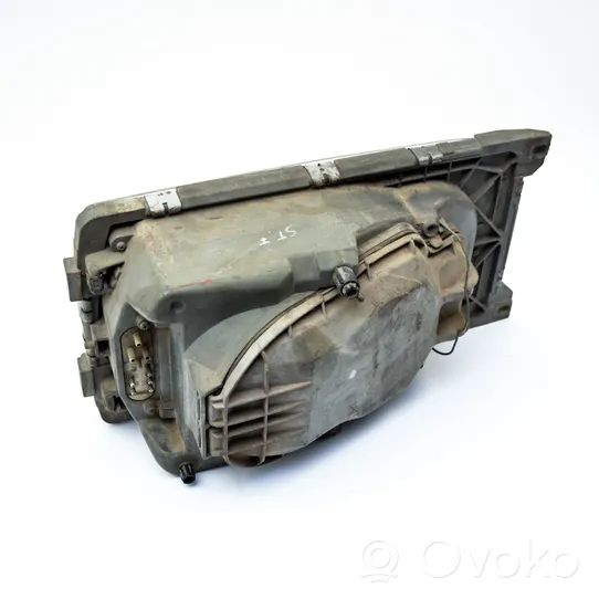 Mercedes-Benz W123 Lampa przednia 1305235039