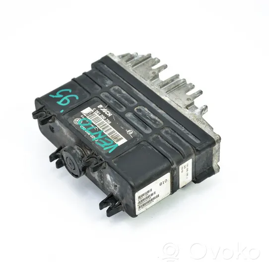 Volkswagen Vento Блок управления двигателем ECU 030906026J