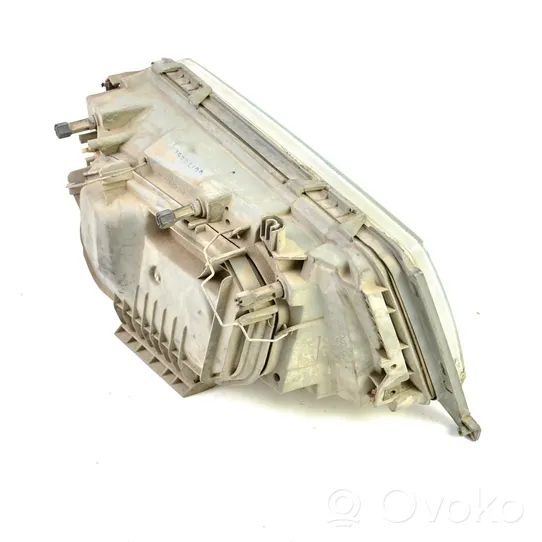 Mercedes-Benz E W124 Lampa przednia 029951