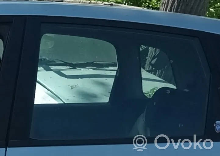 Ford Fiesta Liukuoven ikkuna/lasi 2S61A25713AF