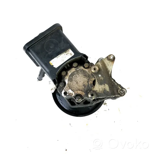 BMW 5 E39 Vairo stiprintuvo siurblys 32422247046