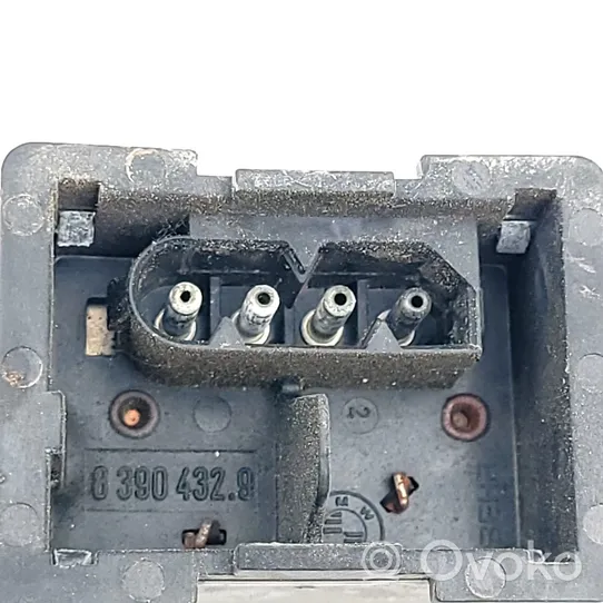 BMW 3 E36 Elektrinis salono pečiuko radiatorius 8390432