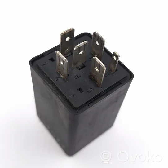 Volkswagen Polo III 6N 6N2 6NF Indicator relay 6X0906361