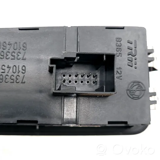 Fiat Grande Punto Centrālā konsole 735367268