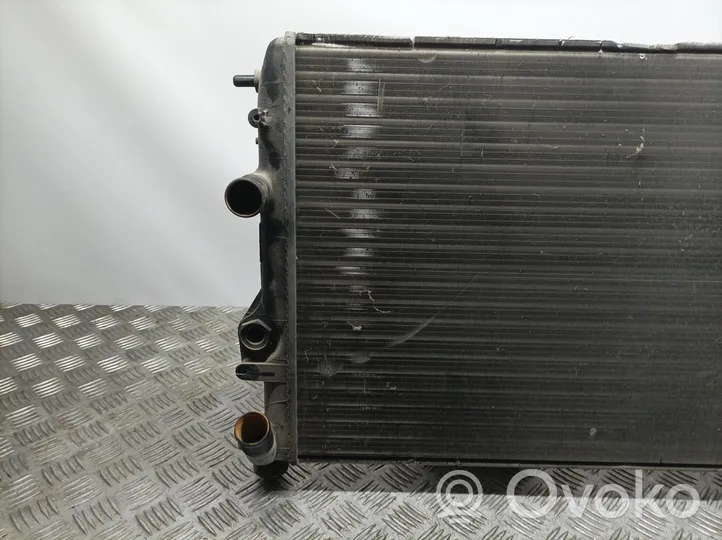 Renault Megane I Radiateur de refroidissement 861083W