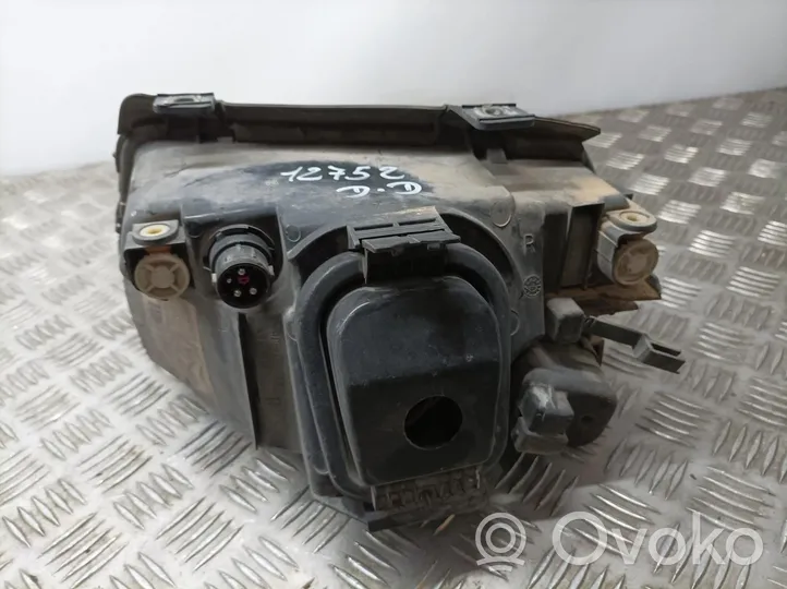 Audi A4 S4 B5 8D Lampa przednia 8D0941004A