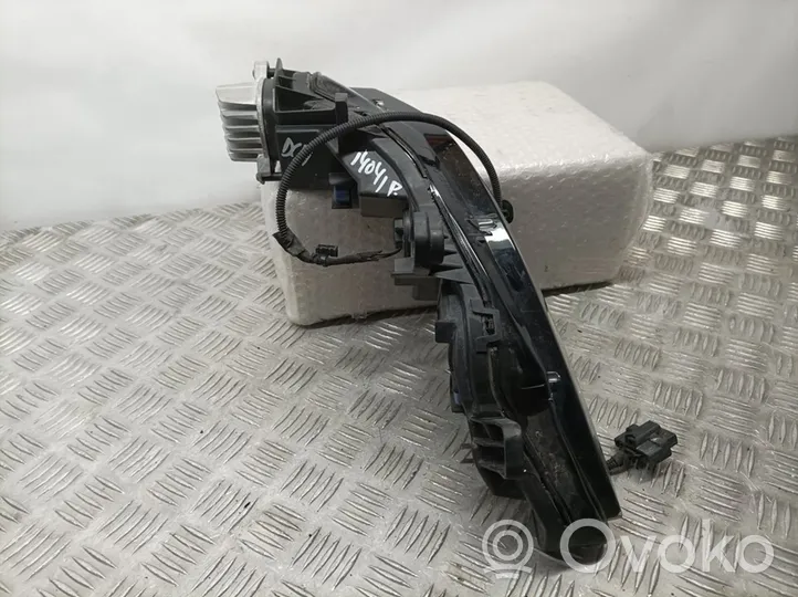 Peugeot 208 Lampa przednia 9824241180