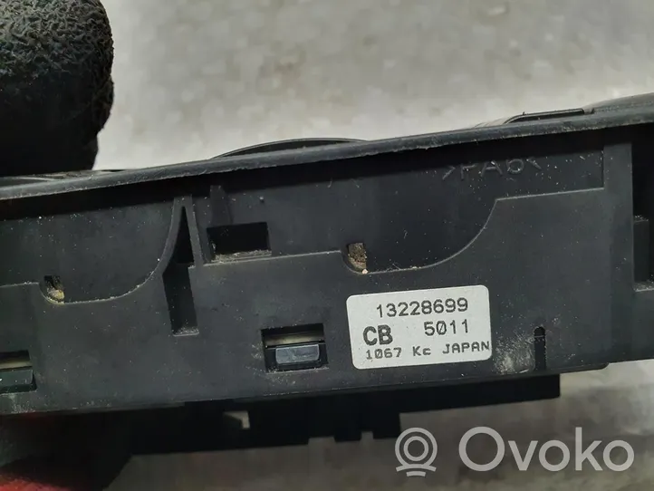 Opel Zafira B Sähkötoimisen ikkunan ohjauskytkin 13228699