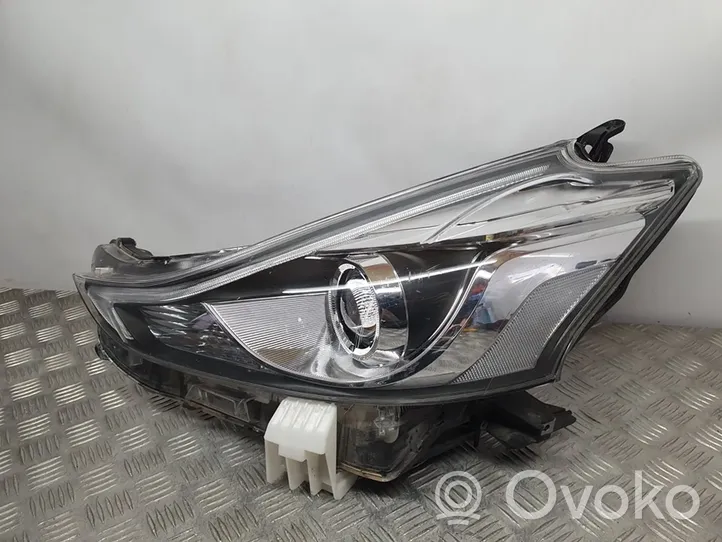 Toyota Prius+ (ZVW40) Lampa przednia 