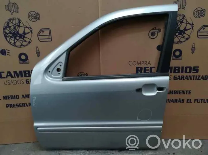 Mercedes-Benz ML W163 Drzwi przednie 