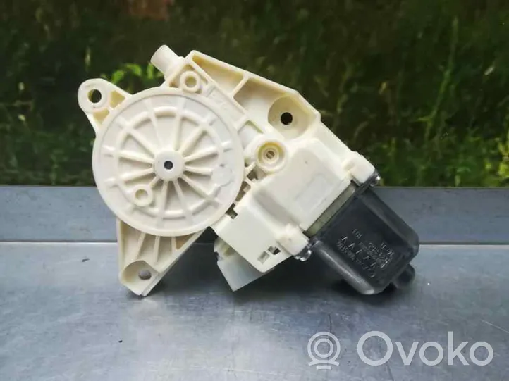 Mercedes-Benz A W176 Moteur de lève-vitre de porte avant A2469065100