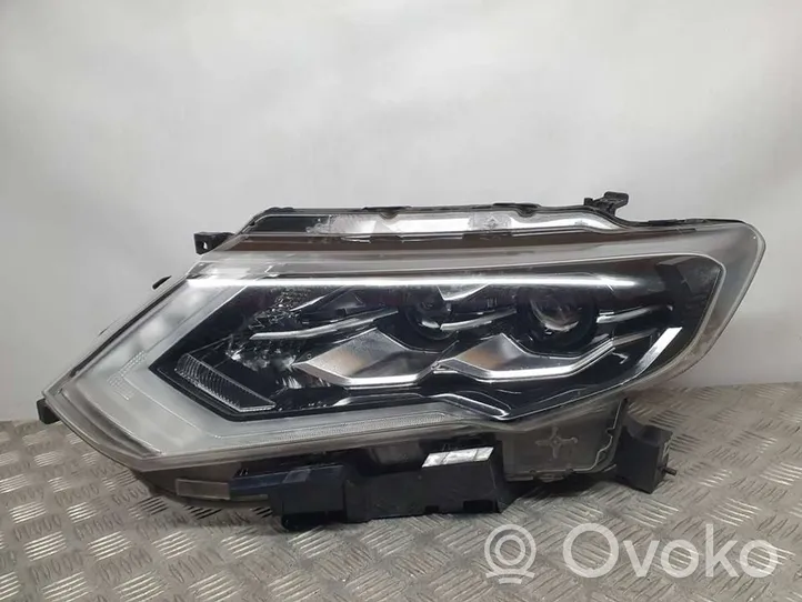 Nissan X-Trail T32 Headlight/headlamp 