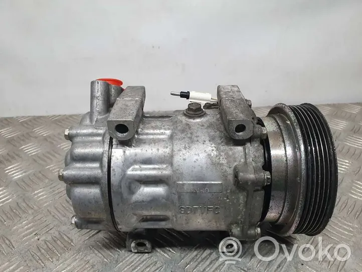 Dacia Sandero Ilmastointilaitteen kompressorin pumppu (A/C) 926006229R