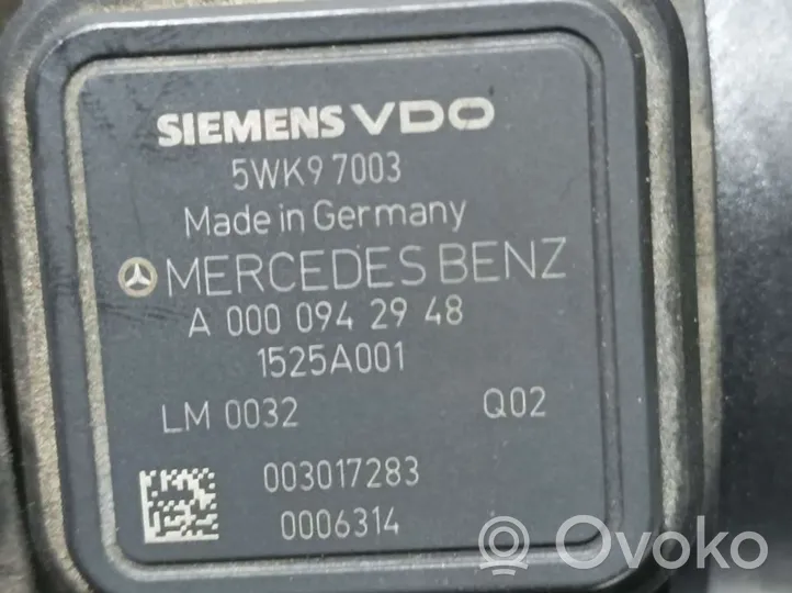 Mercedes-Benz B W245 Débitmètre d'air massique A0000942948