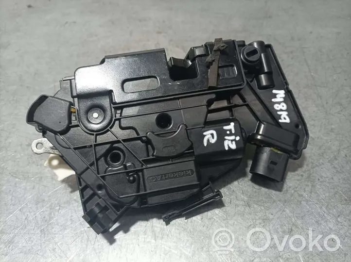 Volkswagen Tiguan Rear door lock 5N0839015G