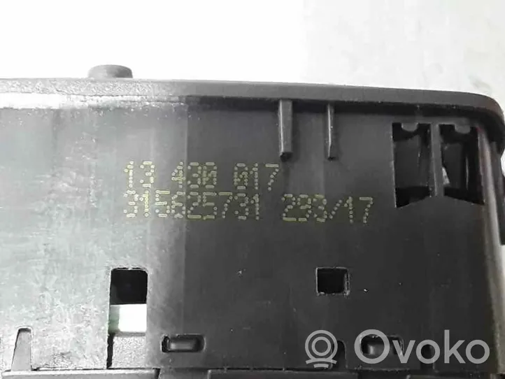 Opel Corsa E Electric window control switch 13430017