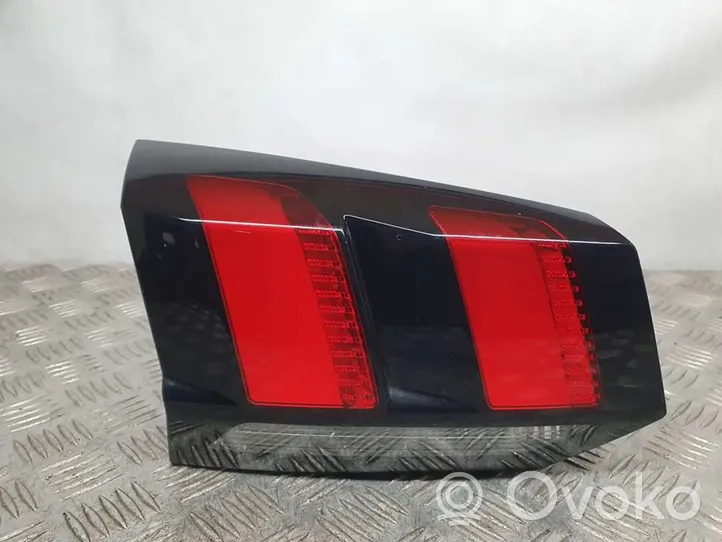 Peugeot 5008 II Lampa tylna 9811027880