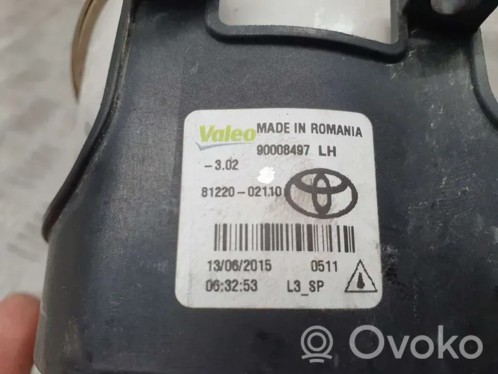 Toyota Auris E180 Światło przeciwmgłowe przednie 8122002110