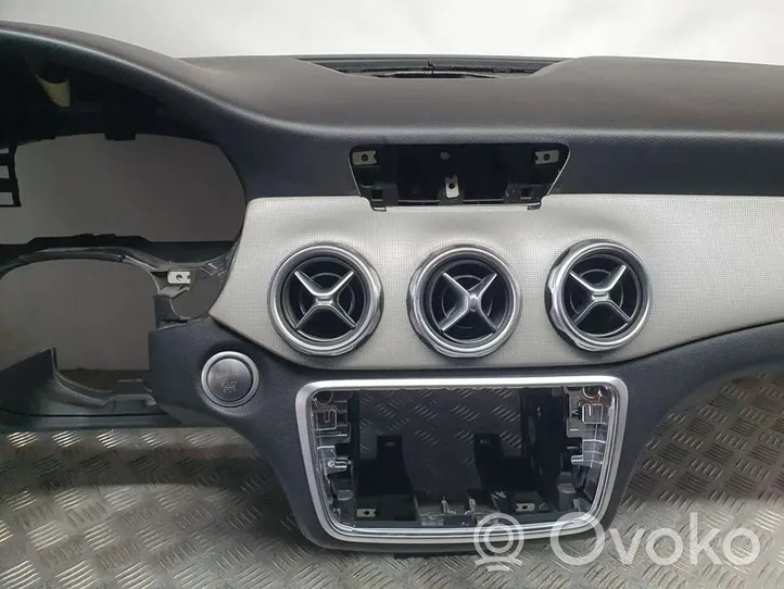 Mercedes-Benz GLA W156 Tableau de bord 